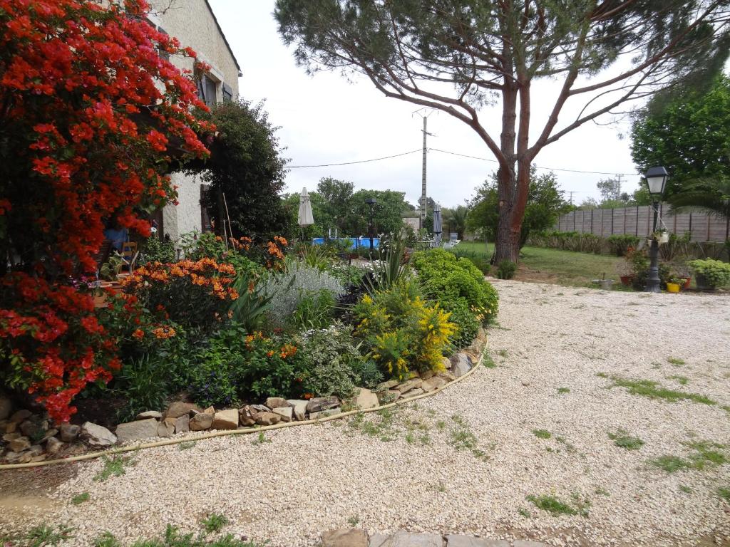 Roulotte aux Peupliers 84240 La Tour-dʼAigues