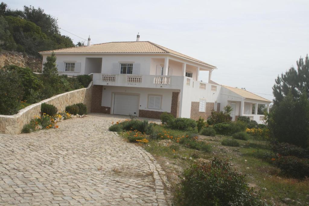 Rustic Villa Guesthouse Rua do Pinheiro nº85 (Quinta das Raposeiras), 8005-527 Santa Bárbara de Nexe