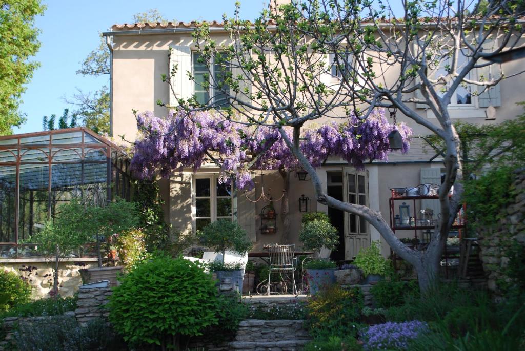 Maison d'hôtes Sous les Canniers 1302 route de la Roque 84800 Saumane-de-Vaucluse