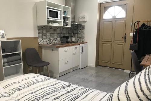 Studette équipée 17m2 climatisation et parking privé gratuit