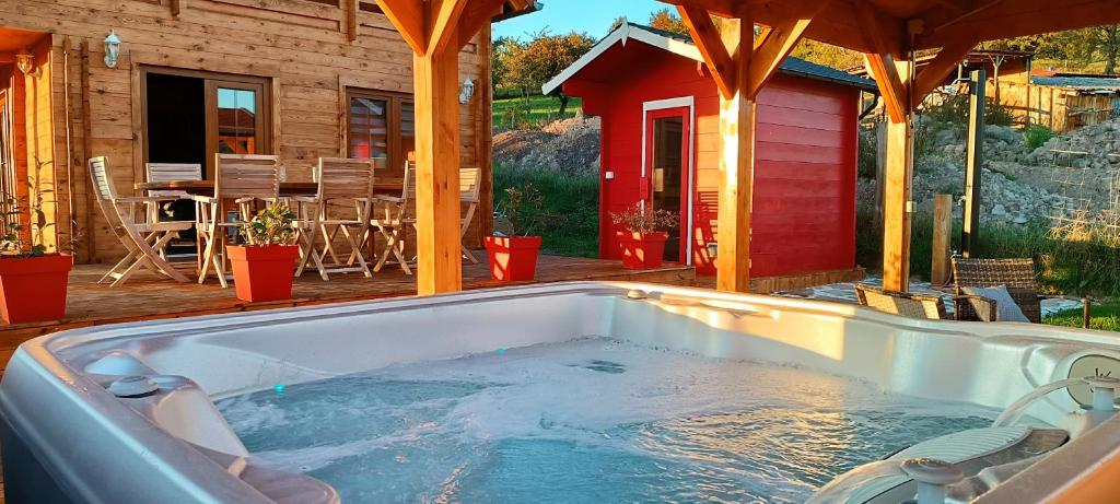 STUDIO INDEPENDANT ET TINY HOUSE DANS FERME 18ème 26750 Saint-Michel-sur-Savasse