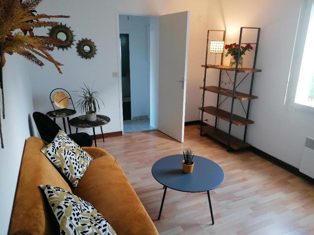 Studio \ 7 Route de Buchene, 49320 Saint-Jean-des-Mauvrets