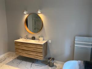 Suite PALMIERS avec Salle de Bains et mini kitchenette
