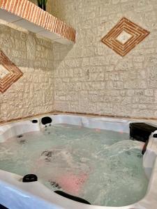 Maison d'hôtes Suite Privative Jacuzzi Sauna de la Villa Del Castagnol 502 la fouillouse 24520 Saint-Nexans Aquitaine