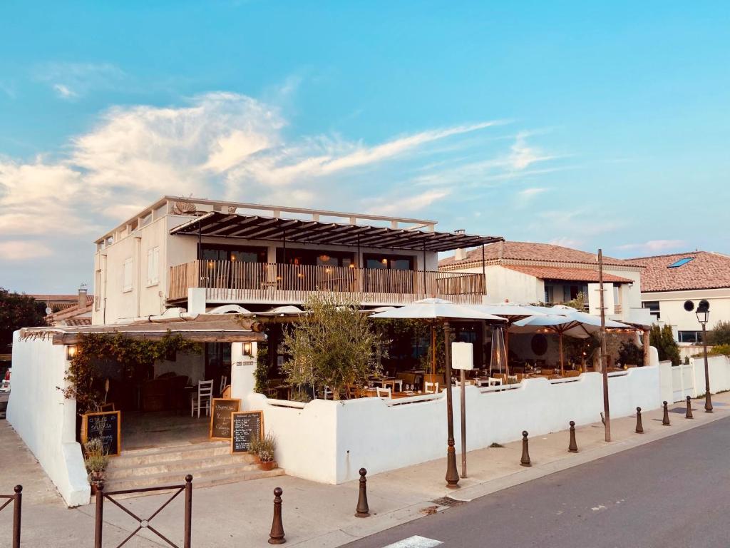 SUITE ROMANTIQUE, JACUZZI et LIT D'EXCEPTION 13540 Aix-en-Provence