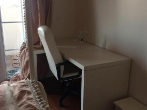 Sunny Suites Golf and Free Parking Guest House