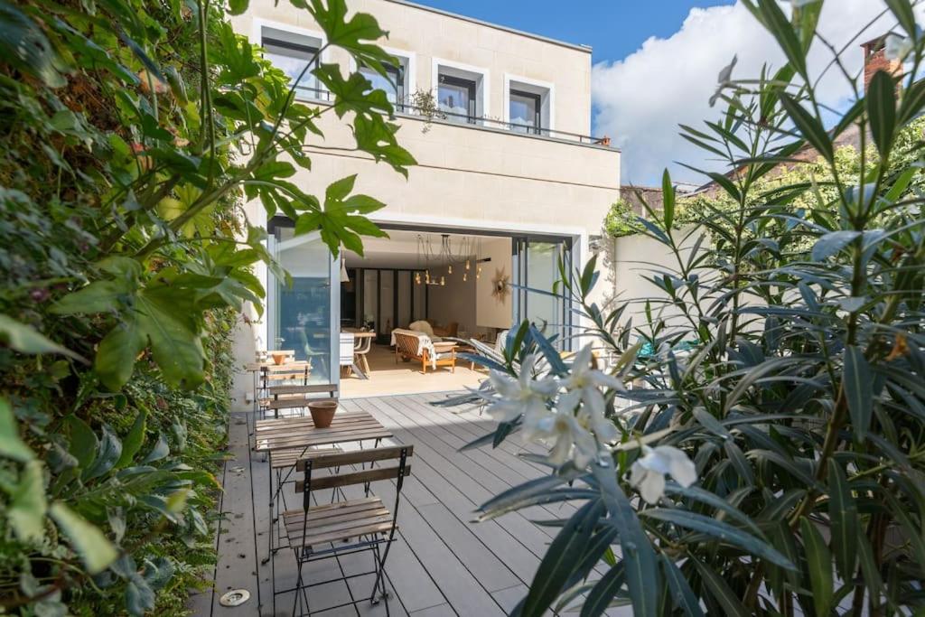 Villa Maison d’hôtes, terrasse & jacuzzi en plein centre 12 Impasse des Tanneries, 33000 Bordeaux