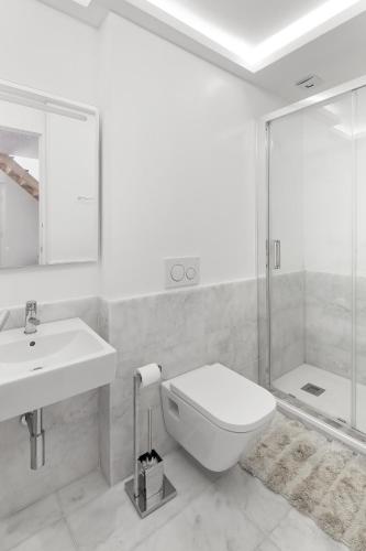 Tiny Cosy Room- Alcantara