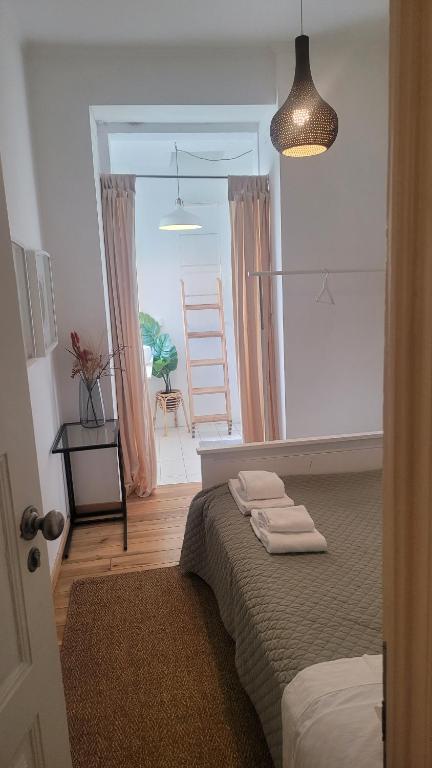 Tiny suite with private bathroom - Bairro Alto 58 Rua da Atalaia, 1200-190 Lisbonne