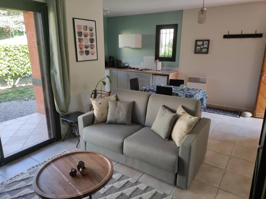 Un coin tropical en Provence ! 84800 LʼIsle-sur-la-Sorgue