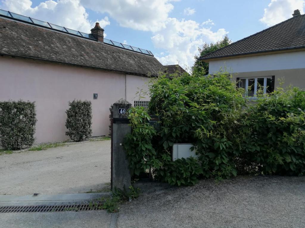 Maison d'hôtes Un Verger dans la Ville 46 Avenue du Général de Gaulle 10410 Saint-Parres-aux-Tertres