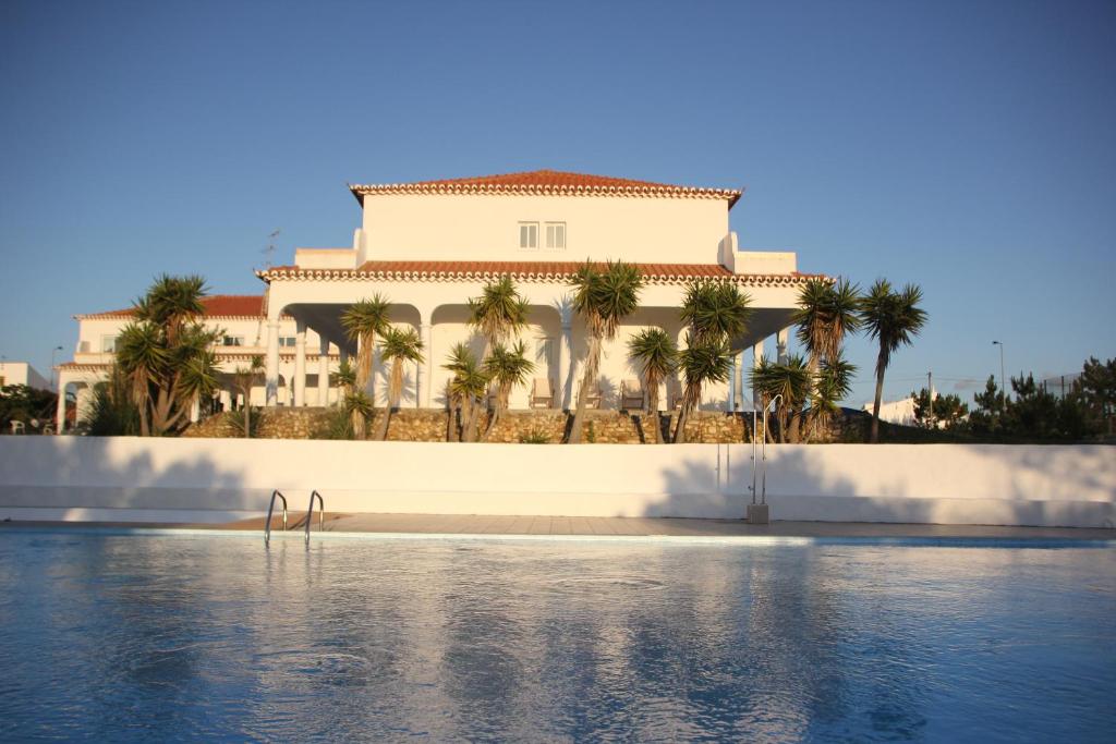 Utopia Guest House Urbanização Paisagem Oceano 110, 8670-158 Aljezur