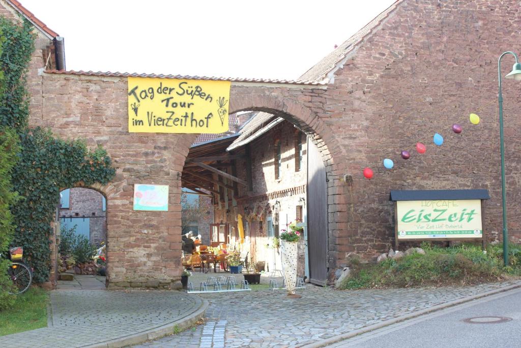 VierZeitHof - Hofcafé EisZeit Friedensstraße 36, 39343 Bebertal Zwei