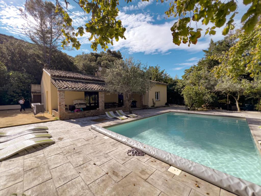 Villa 5 chambres - 6 à 10 personnes - Alès-Anduze - Piscine 45 Chemin du Lionnais, 30140 Saint Jean du Pin