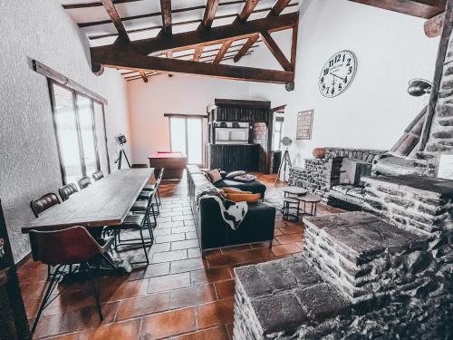 Villa 5 chambres - 6 à 10 personnes - Alès-Anduze - Piscine