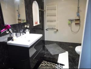 Villa avec piscine/jacuzzi (intérieure)