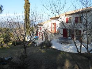 Maison d'hôtes Villa Boulou 1111 Chemin de Valcros 13840 Rognes Provence-Alpes-Côte d\'Azur