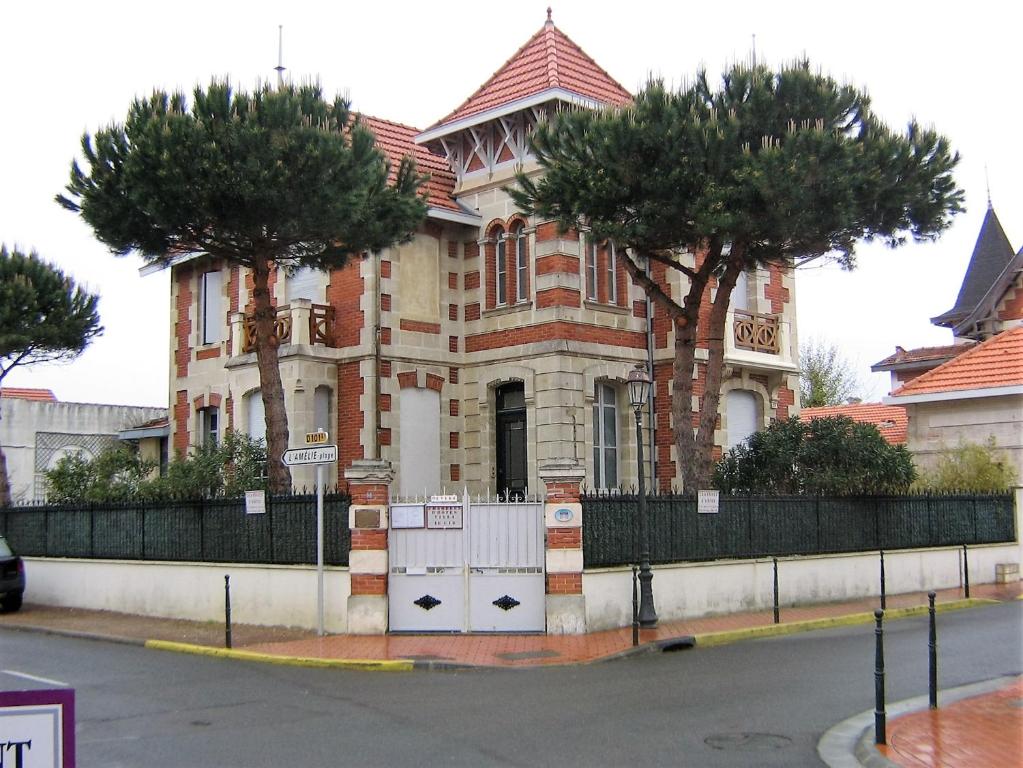 Maison d'hôtes Villa Le Cid 11 RUE BREMONTIER 33780 Soulac-sur-Mer