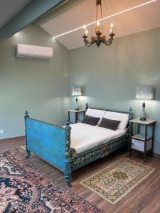Vintage Balcony Guesthouse