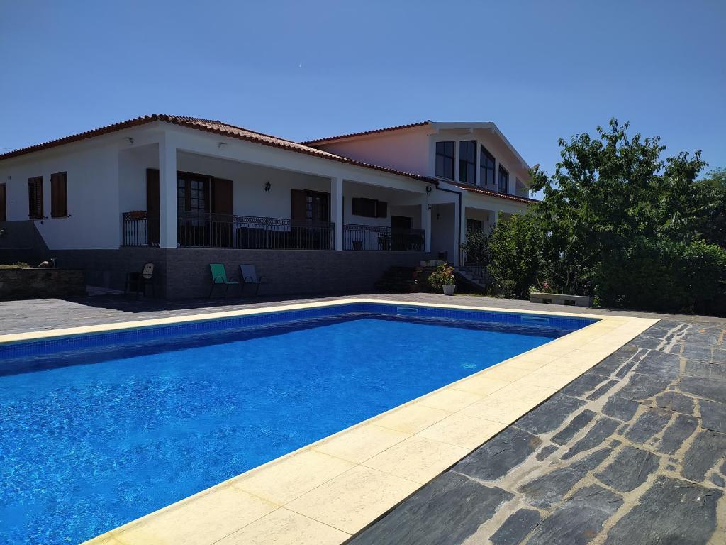 Maison d'hôtes Vivenda das Eiras Rua das Eiras - n. 14 5200-510 Vale de Porco