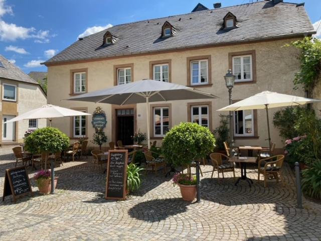Warsberger Weinhof - Hotel & Weinwirtschaft Römerstraße 129, 54347 Neumagen-Dhron