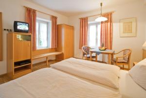 Warsberger Weinhof - Hotel & Weinwirtschaft