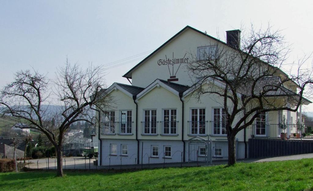 Wein & Gästehaus Rosenlay Beethovenstr. 3, 54470 Lieser