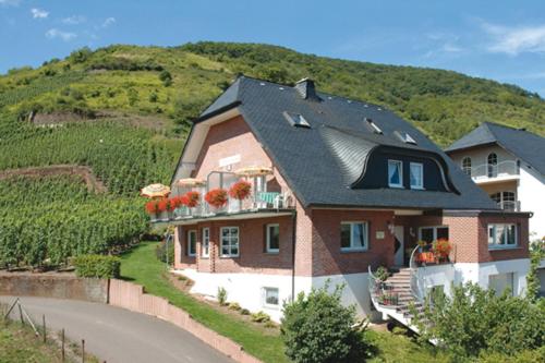 Maison d'hôtes Wein und Gästehaus Scheid Klosterkammerstr. 70 56858 Sankt Aldegund