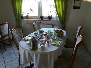 Maison d'hôtes Weinbau & Pension \ Ringstraße 1A 01665 Golk Saxe