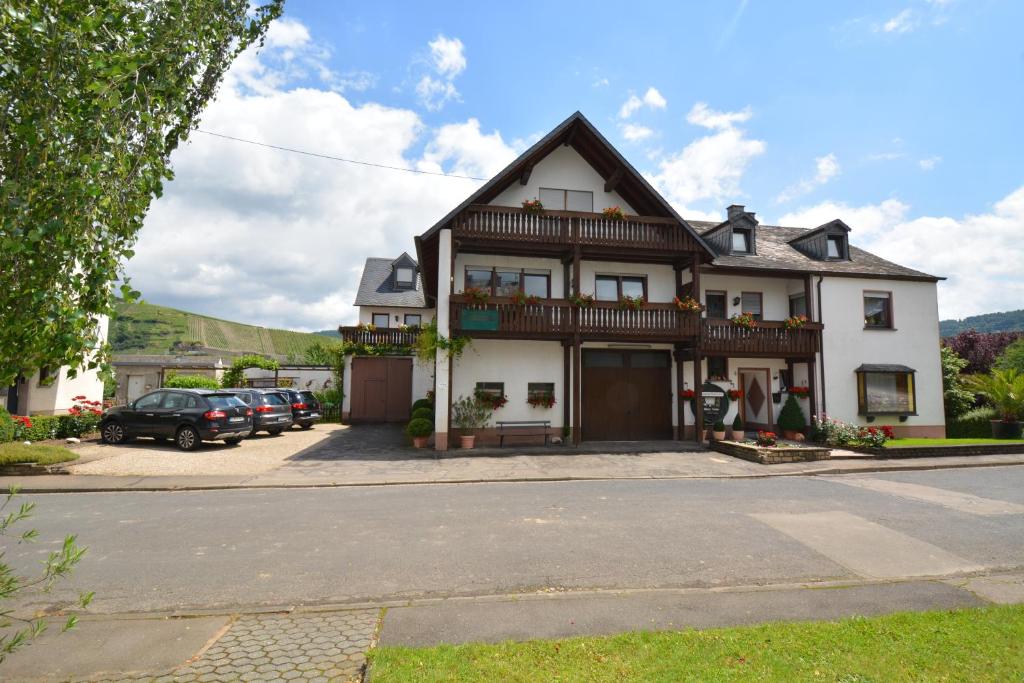 Weingut***Pension Günther Scholtes Schulstraße 5, 54340 Leiwen