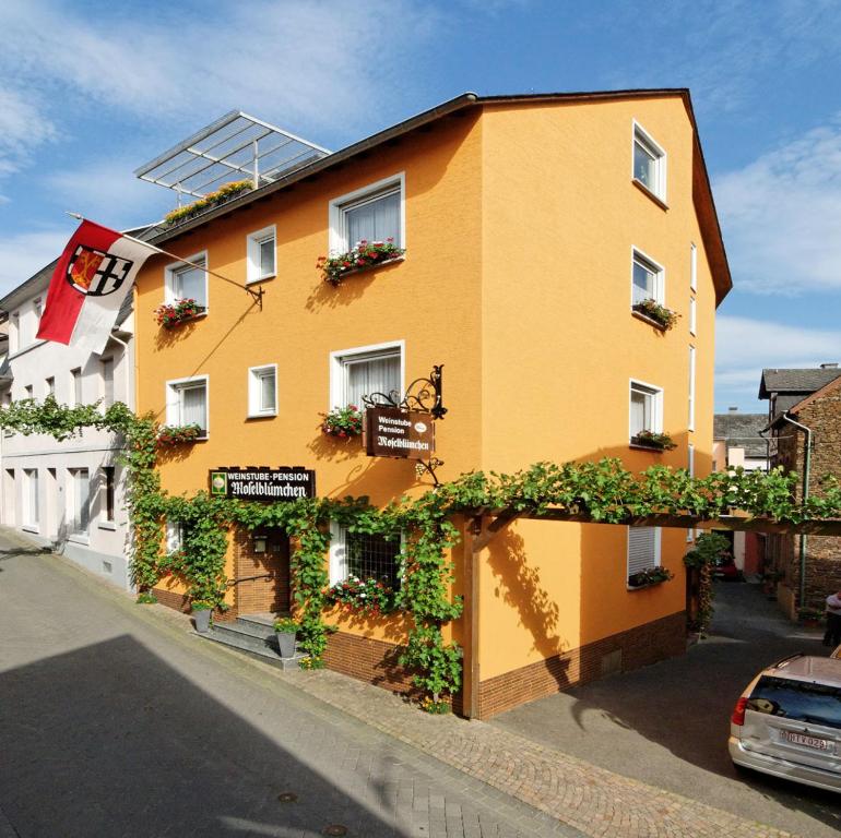 Weinstube Pension Moselblümchen Fährstr. 18, 54492 Zeltingen-Rachtig