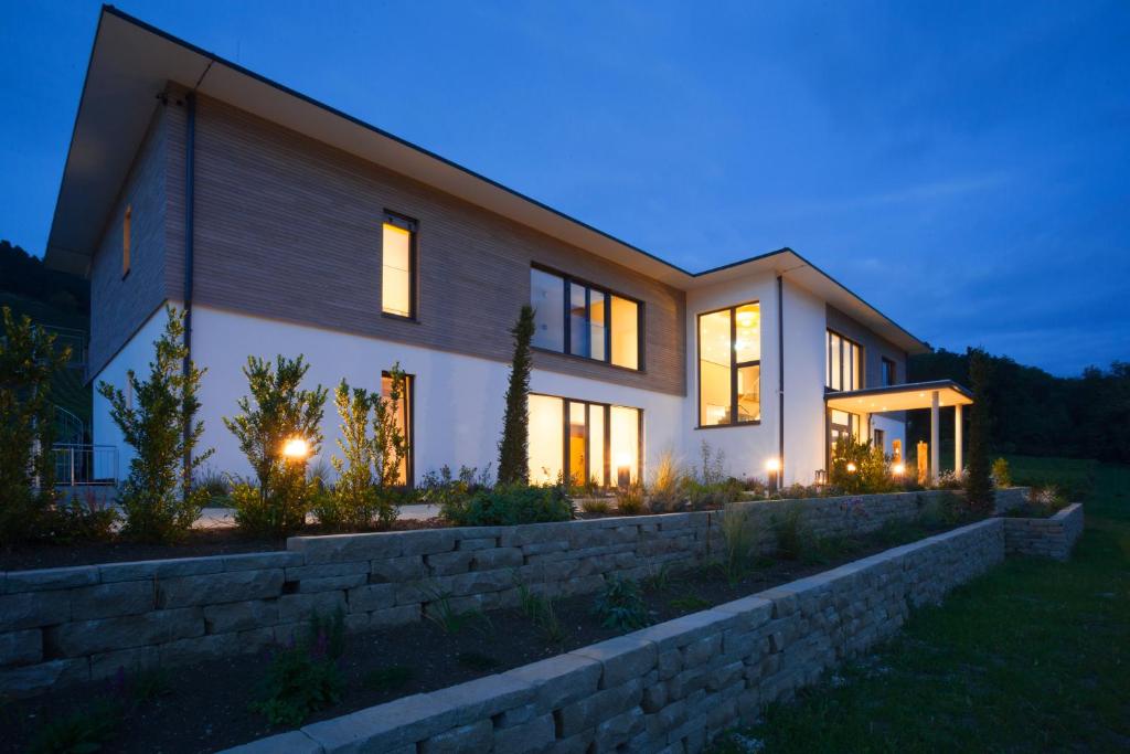 Weinvilla Vollmayer Weingut Elisabethenberg 1, 78247 Hilzingen