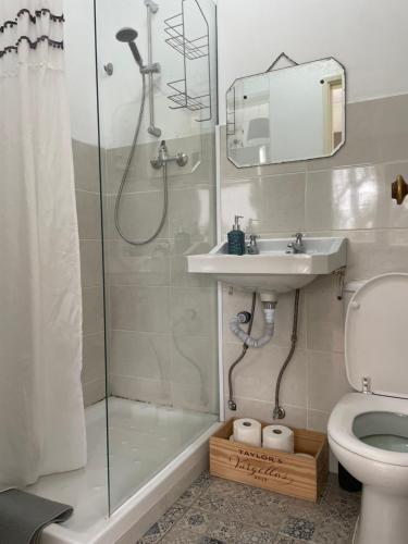 Wine Inn Carcavelos Guesthouse