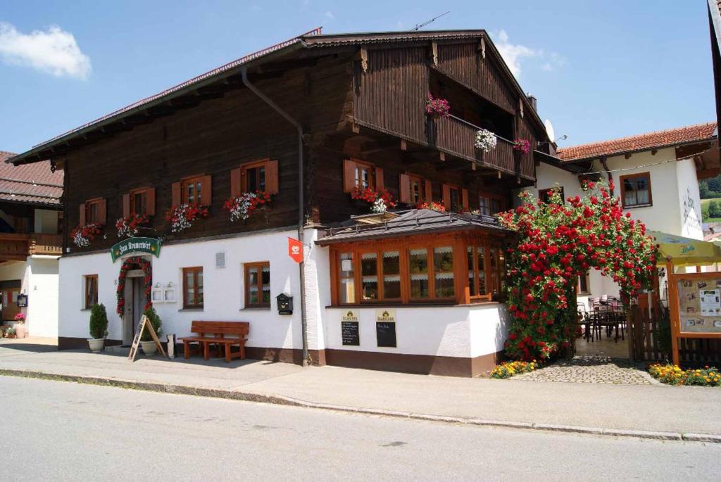 Zum Kramerwirt Kirchplatz 4, 94353 Elisabethszell