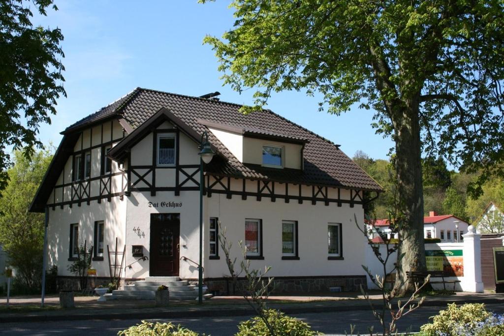 Maison d'hôtes Zum Schlossgarten Parkstrasse 44 18528 Ralswiek