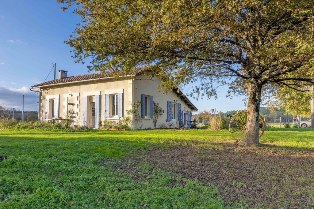 Maison de vacances Maison d'une chambre avec jardin clos et wifi a Saint Aigulin 2 Chemin du petit Bernier Charente-Maritime, Nouvelle-Aquitaine, 17360 Saint-Aigulin