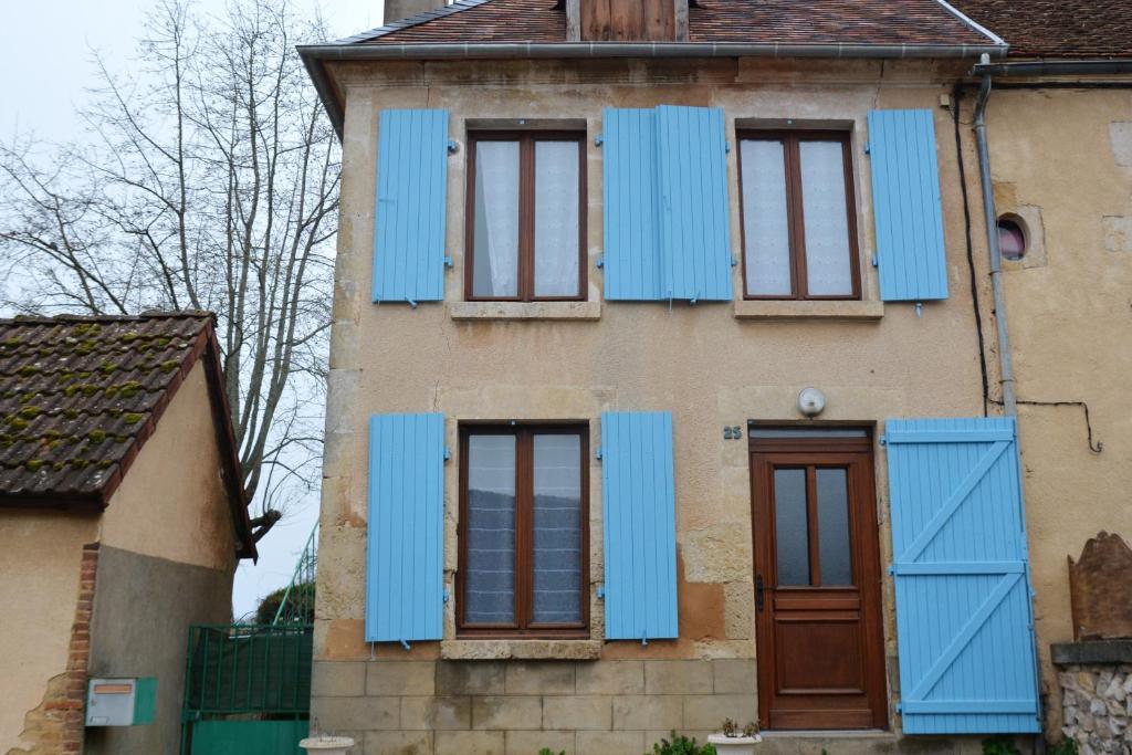 Maison de vacances Maison d'une chambre avec vue sur la ville jardin clos et wifi a Saint Amand en Puisaye 25 Faubourg des Poteries Nièvre, Bourgogne-Franche-Comté, 58310 Saint-Amand-en-Puisaye