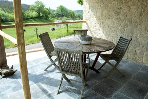 Maison d'une chambre avec vue sur le lac piscine partagee et jardin amenage a La Bachellerie La Bachellerie france