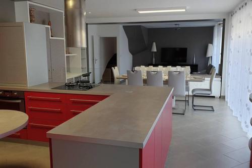 Maison de 160 m2 - \ Villermain france