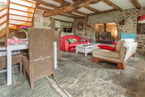 Maison de 2 chambres a Guimaec a 500 m de la plage avec vue sur la mer jardin amenage et wifi Guimaëc france