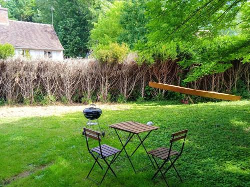 Maison de 2 chambres avec jardin clos et wifi a Cezy Cézy france