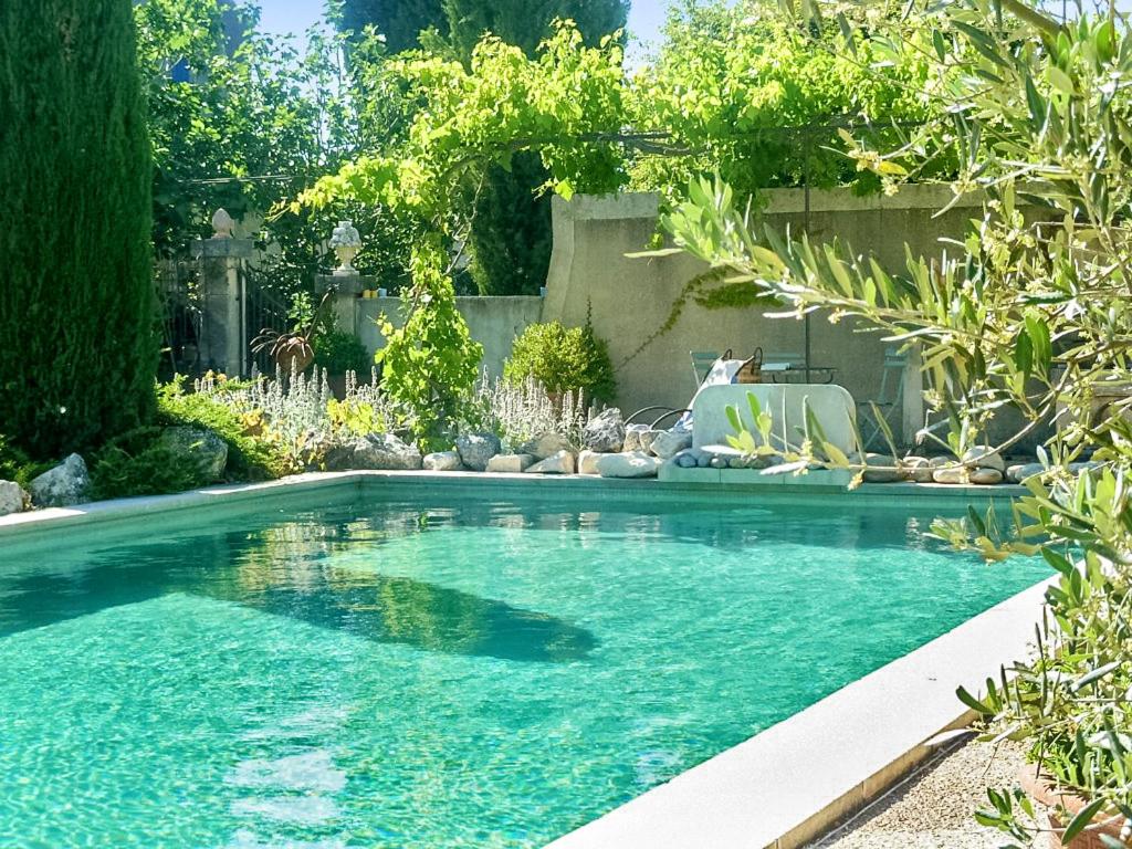 Maison de vacances Maison de 2 chambres avec piscine partagee terrasse amenagee et wifi a Oppede 750A Chemin des Sablieres, 84580 Oppède