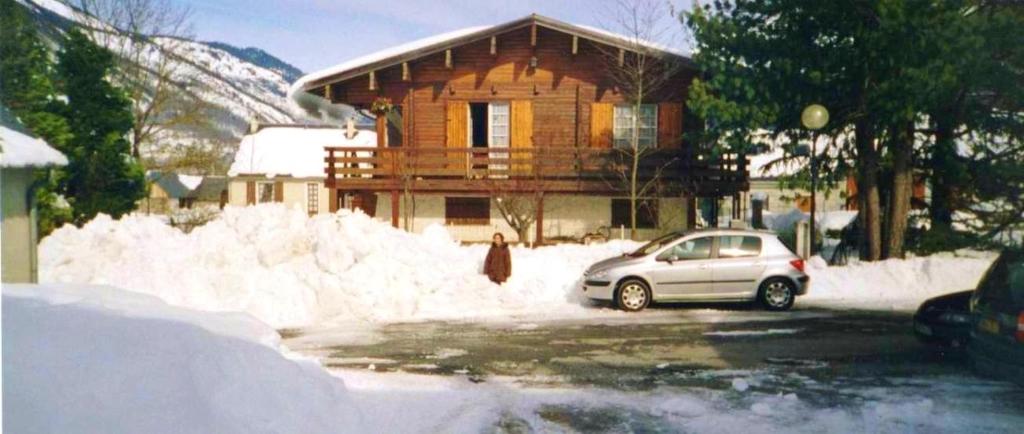 Maison de vacances Maison de 2 chambres avec vue sur la ville et jardin a Loudenvielle a 5 km des pistes La Bayle 15 Chemin de Clarabide, 65510 Loudenvielle