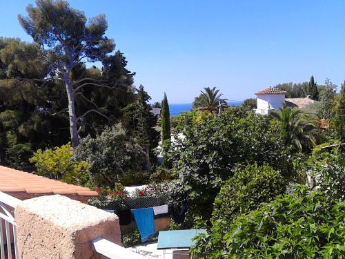 Maison de 3 chambres a Bandol a 800 m de la plage avec vue sur la mer jardin clos et wifi Bandol france