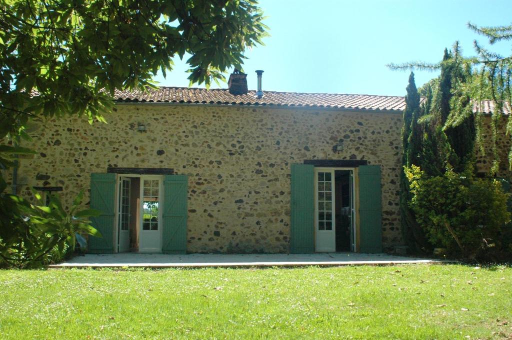 Maison de vacances Maison de 3 chambres avec jardin amenage et wifi a Capdrot 101 Vincent Ouest Nouvelle-Aquitaine, Dordogne, 24540 Capdrot