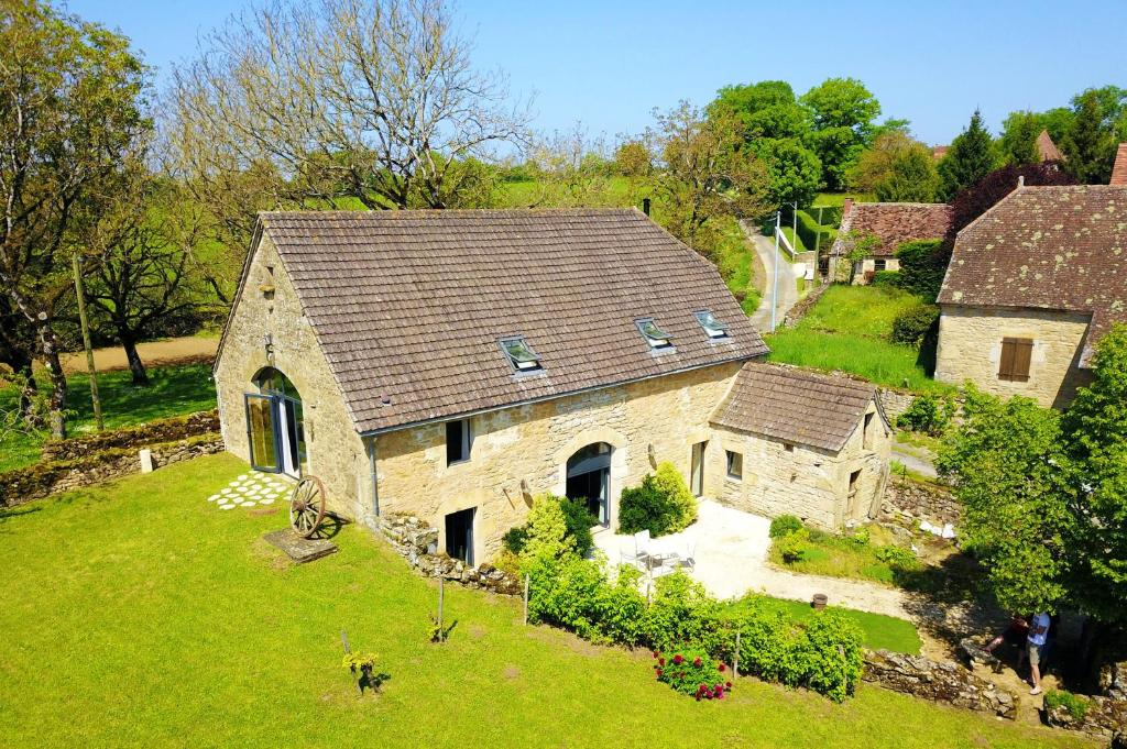 Maison de vacances Maison de 3 chambres avec jardin amenage et wifi a Thegra Nougayrol, 46500 Thégra