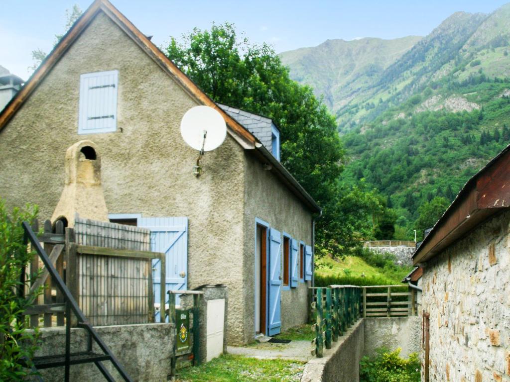 Maison de vacances Maison de 3 chambres avec jardin clos a Aragnouet a 6 km des pistes 6 Hameau des écureuils, 65170 Aragnouet