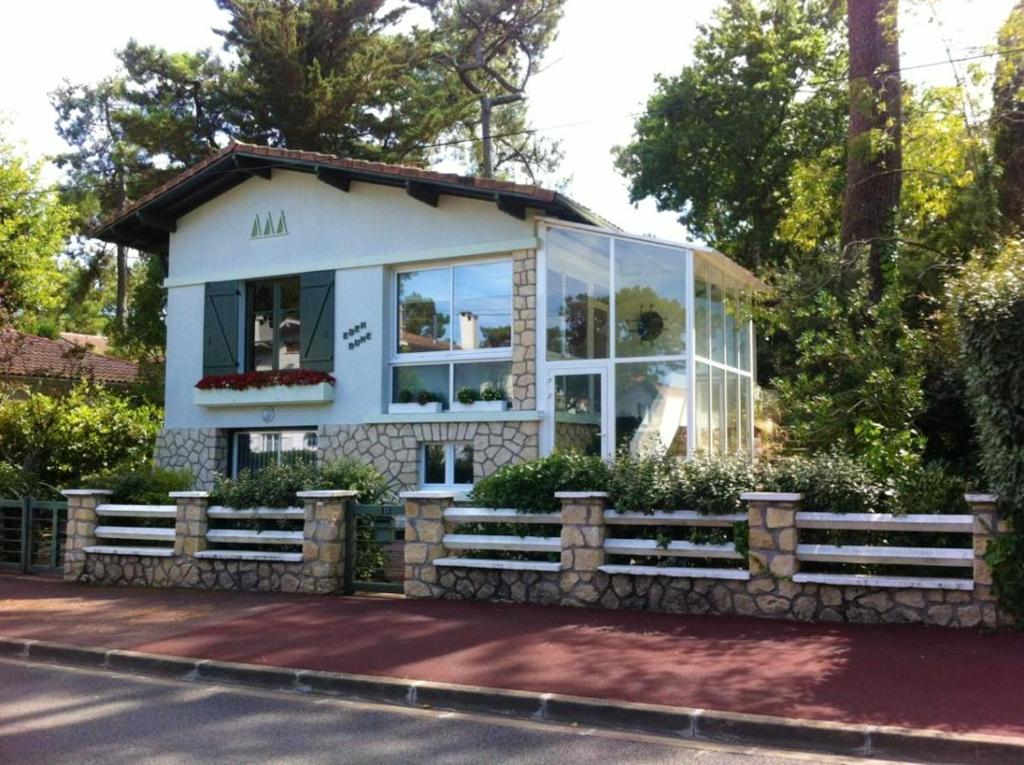 Maison de vacances Maison de 3 chambres avec jardin clos et wifi a Arcachon a 3 km de la plage 11 Avenue Guy de Pierrefeu LES ABATILLES, 33120 Arcachon