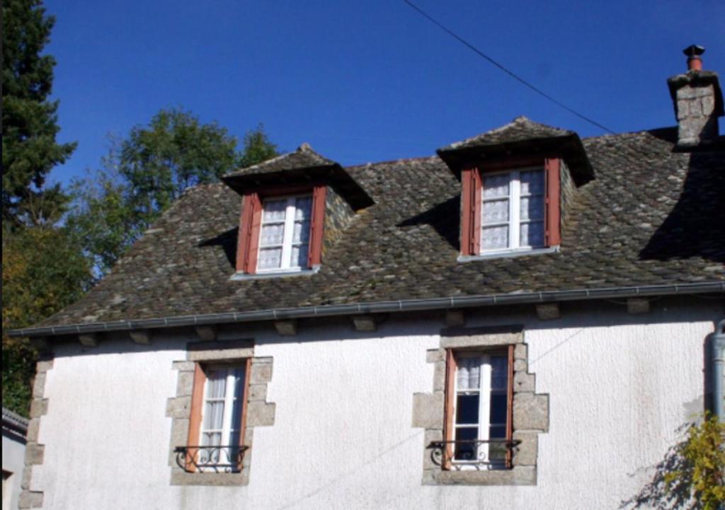 Maison de vacances Maison de 3 chambres avec jardin clos et wifi a Florentin la Capelle 179 Rue de L’Ancienne Ecole, 12140 Florentin-la-Capelle