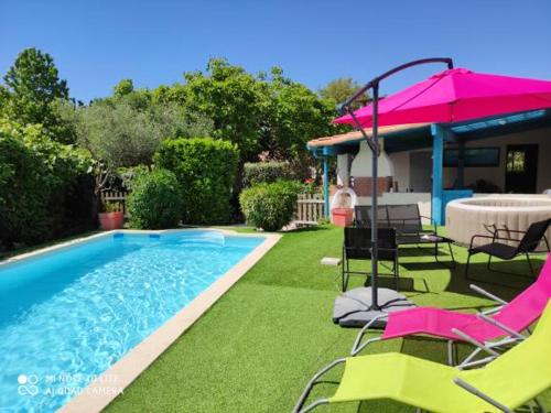 Maison de vacances Maison de 3 chambres avec piscine privee jacuzzi et jardin clos a La Tremblade a 2 km de la plage 11 Rue des Chevreuils Charente-Maritime, Nouvelle-Aquitaine La Tremblade